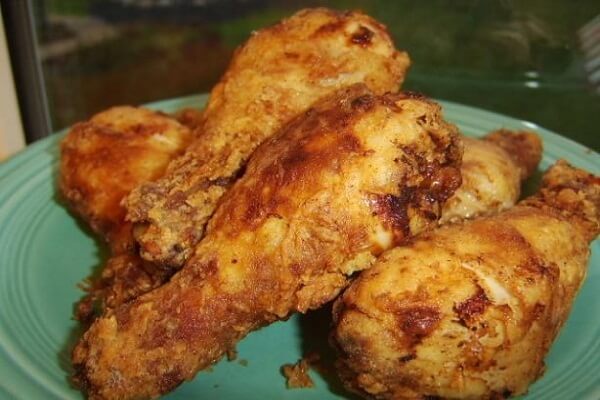 Paula Dean’s Spicy Buttermilk Fried Chicken